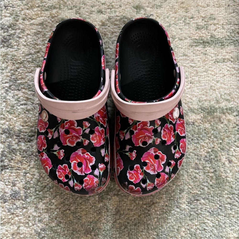 Flower Crocs